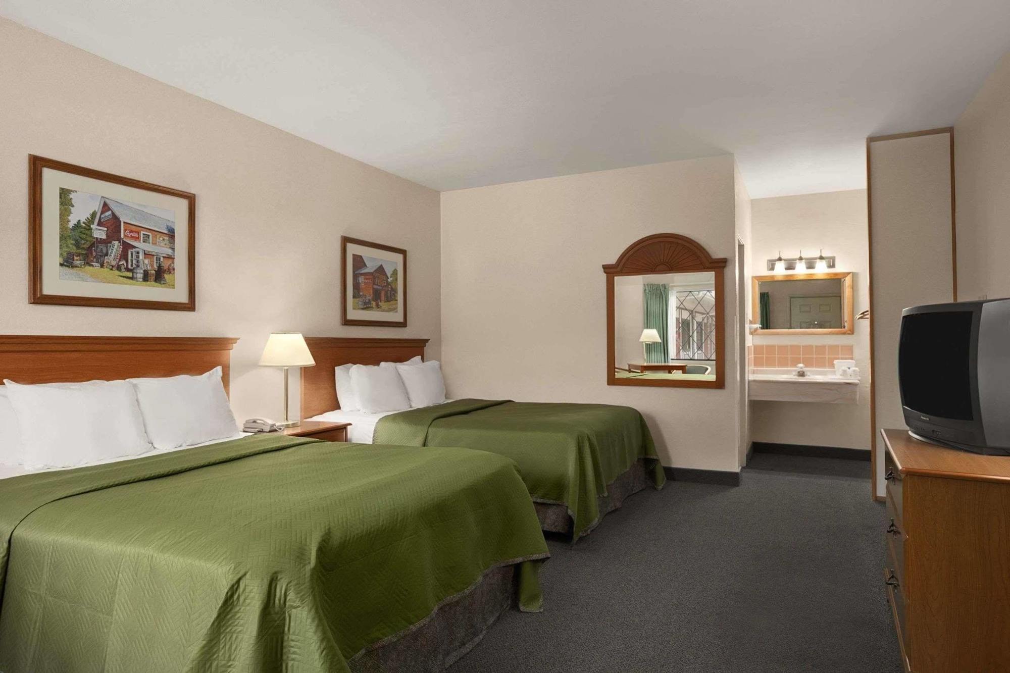 Travelodge By Wyndham Bedford Kültér fotó